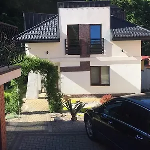 House In Дом отдыха Львов
